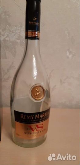 Пустая бутылка,с коробкой от коньяка