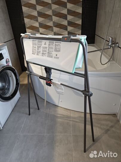 Ванночка stokke с горкой и подставкой