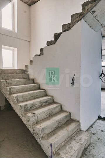 5-к. квартира, 105 м², 2/3 эт.