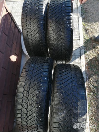 Gislaved Nord Frost 200 SUV 235/65 R17