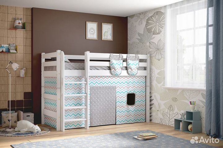 Кровать - чердак с пружинным матрасом