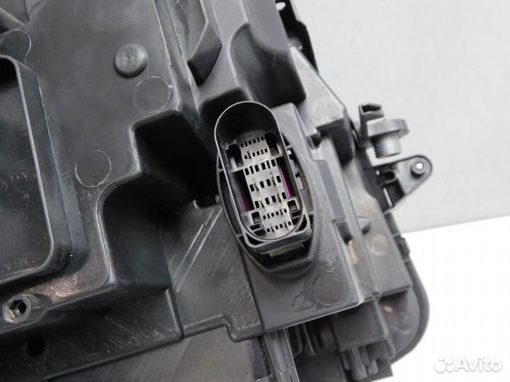 Фара левая Volkswagen Tiguan