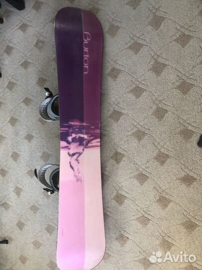 Сноуборд Burton с креплениями и ботинками