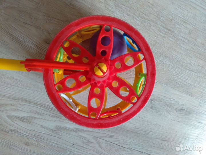 Игрушка-каталка и Игра 