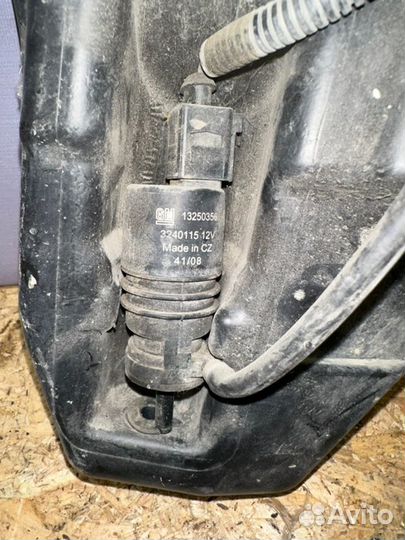 Бачок омывателя Chevrolet Cruze J300 седан 1.8