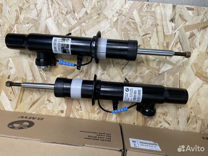 Амортизаторы пара 37106875083 37106875084