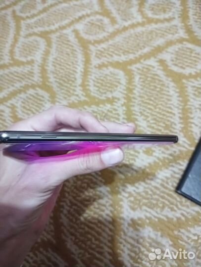 Samsung Galaxy S10, 8/128 ГБ