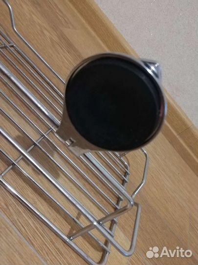 Полка-решетка и крючок на вакуумной присоске