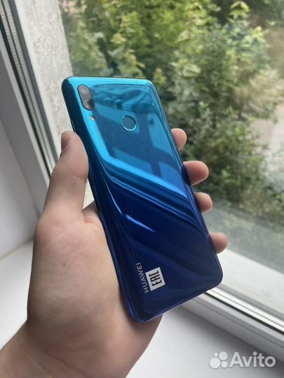 Телефон Huawei P smart 2019