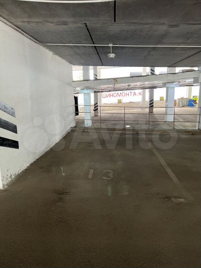 Машиноместо, 14 м²