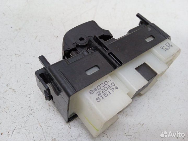 Кнопка стеклоподъемника Toyota Mark X X120 2.5