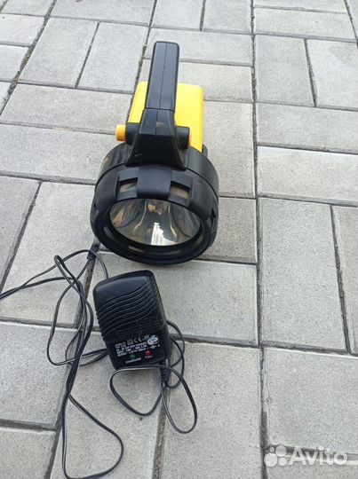 Фонарь прожектор аккумуляторный