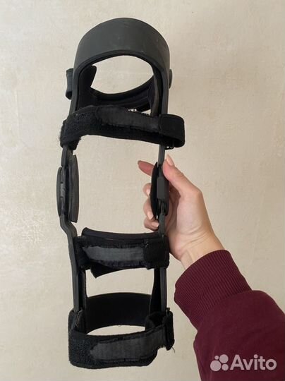 Ортез на коленный сустав donjoy