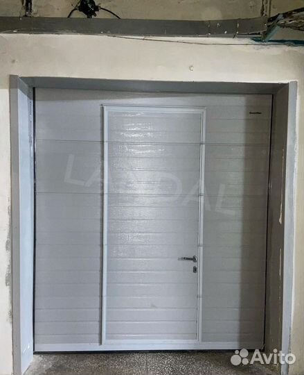 Секционные ворота