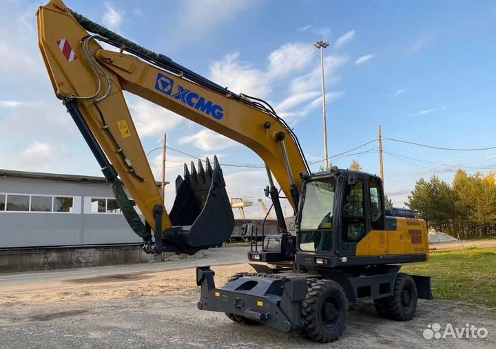 Колёсный экскаватор XCMG XE210WD, 2024