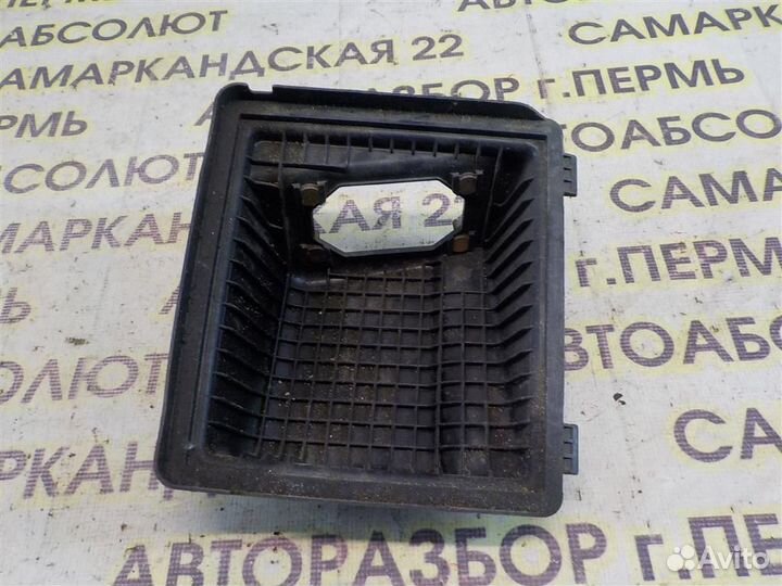 Корпус воздушного фильтра Mitsubishi Pajero Sport