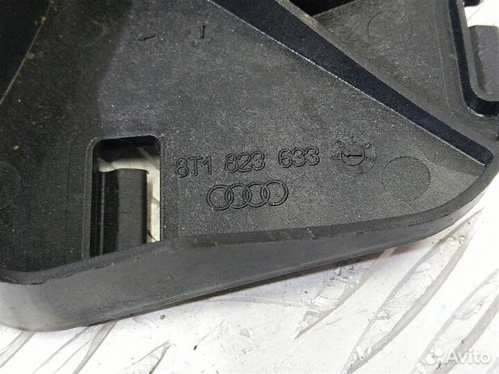 Ручка открывания капота Audi A7 4G 8T1823633A