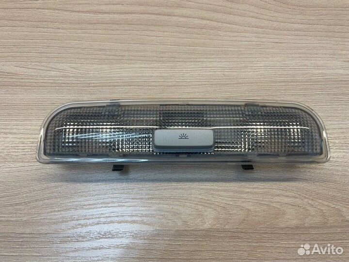 Плафон освещения салона задний Skoda Rapid