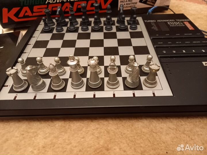 Компьютер шахматный Saitek Kasparov