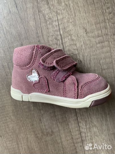 Кроссовки для девочки