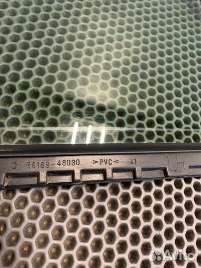 Форточка двери задняя левая Lexus Rx 350