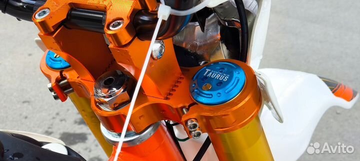 Atom sssr 125L 1714 Atomic Orange 3