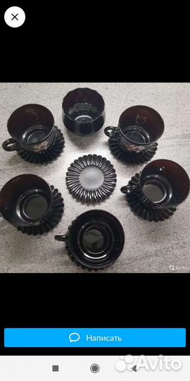 Кофейные чашки с блюдцами