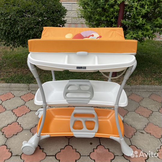 Ванночка с пеленальным столиком