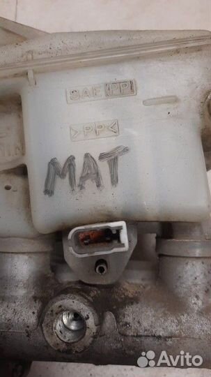 Главный тормозной цилиндр Nissan Primera