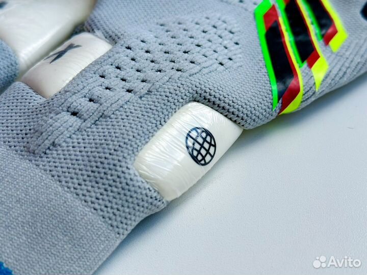 Футбольные перчатки adidas