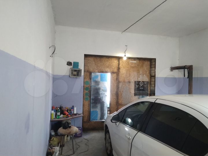 Гараж, > 30 м²