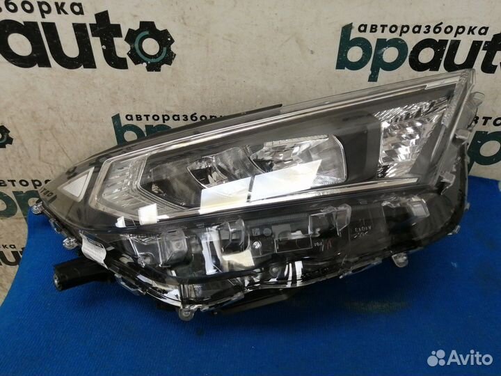 Фара светодиодная правая 81145-42840 Toyota Rav4