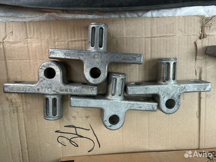 H226883 ось поворота