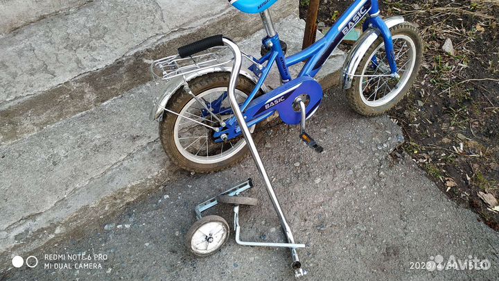 Детский велосипед трехколесный с ручкой бу