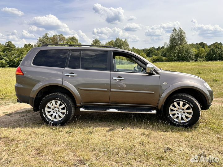 Mitsubishi Pajero Sport 2.5 AT, 2011, 299 000 км