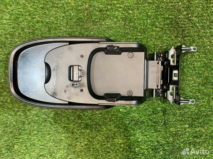 Подлокотник Ford Kuga SUV 1.6L ecoboost jtma 2014