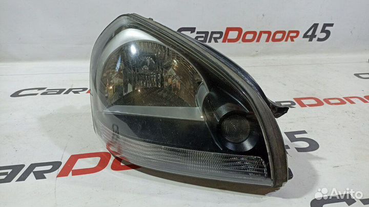 Фара головного света правая б/у для Hyundai Tucson