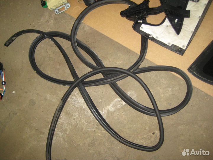 Уплотнитель резинка двери Hyundai Solaris 1 10-17