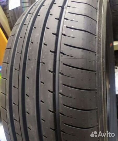 Yokohama BluEarth-XT AE61 235/55 R17