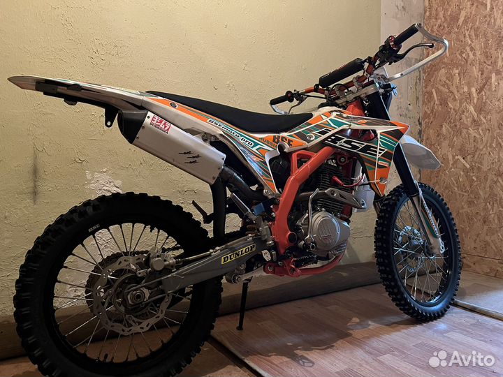 Мотоцикл эндуро BSE Z6 250e 21/18 с экипировкой