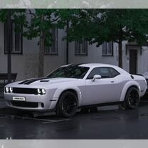 Dodge Challenger 3.6 AT, 2020, 30 000 км, с пробегом, цена 3 695 000 руб.