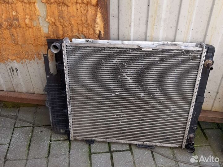 Mercedes w 124 радиатор