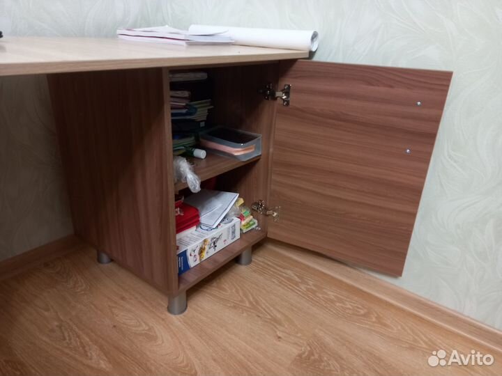 Детский письменный стол