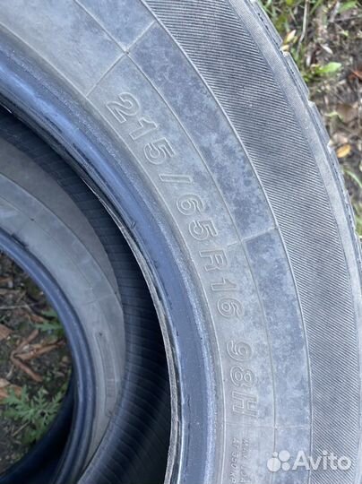 Yokohama 104ZR 215/65 R16 98H