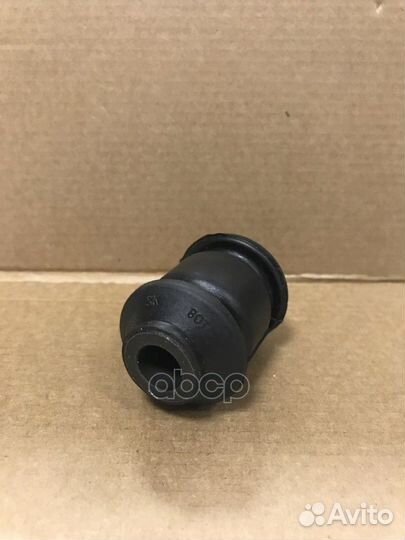 Сайлентблок рычага подвески перед 357407182