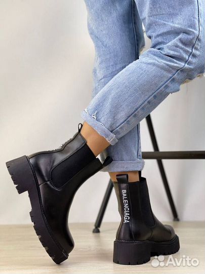 Полуботинки женские челси Balenciaga