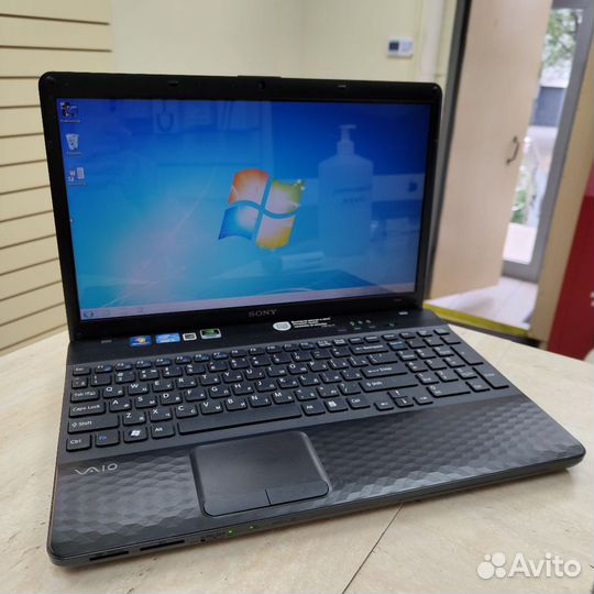 Ноутбук Sony vaio (pcg-71812v)