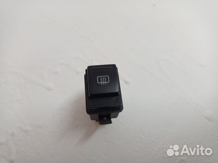 Кнопка обогрева заднего стекла