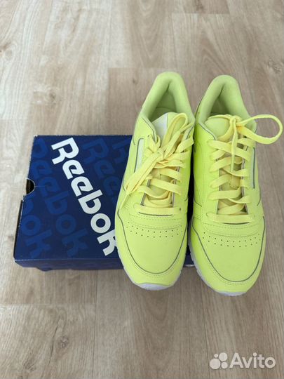 Кроссовки reebok 38