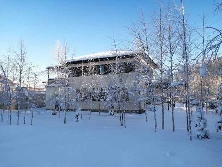 Коттедж 220 м² на участке 12 сот.